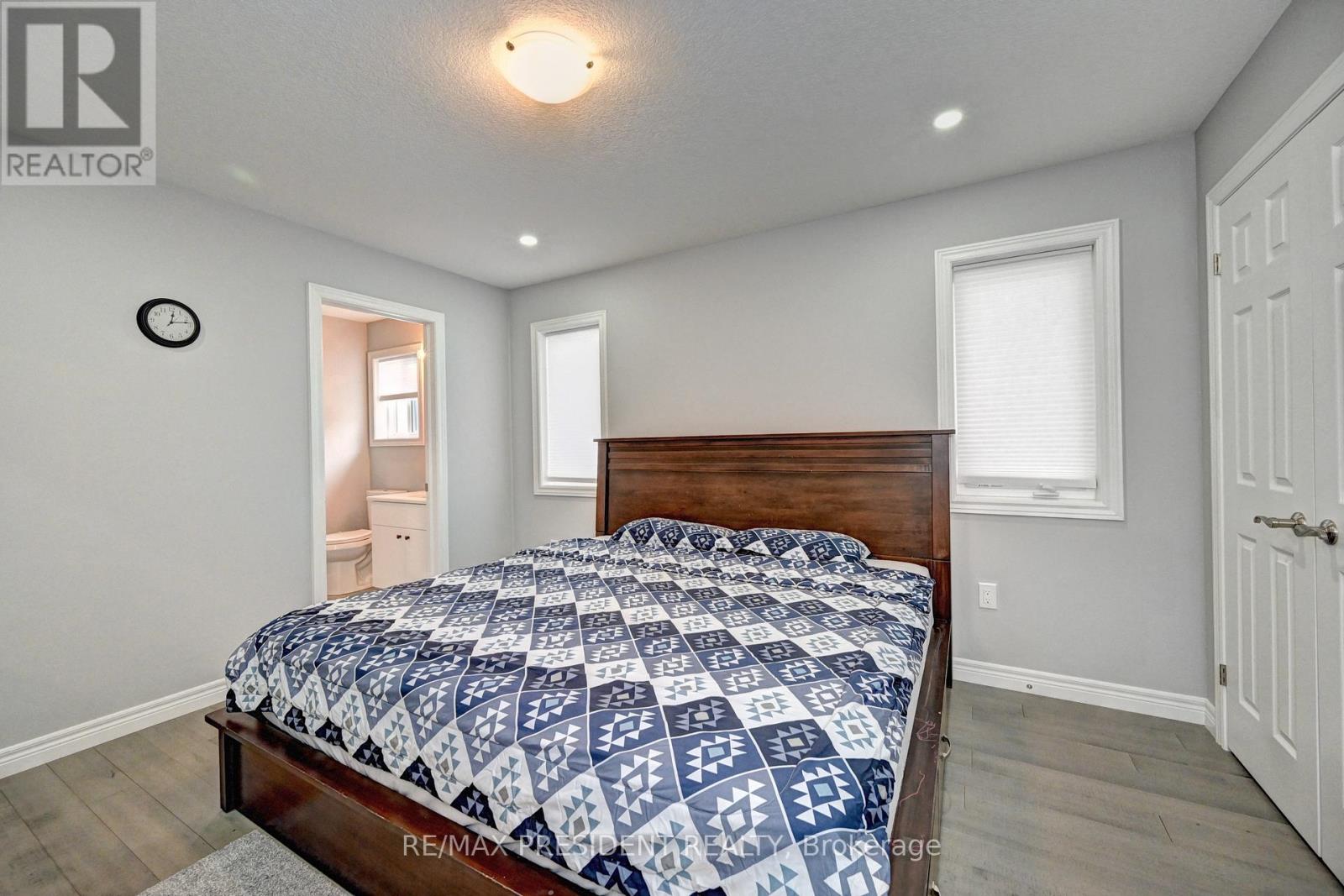 552 Florencedale Crescent, Kitchener, Ontario  N2R 0N3 - Photo 37 - X12826368