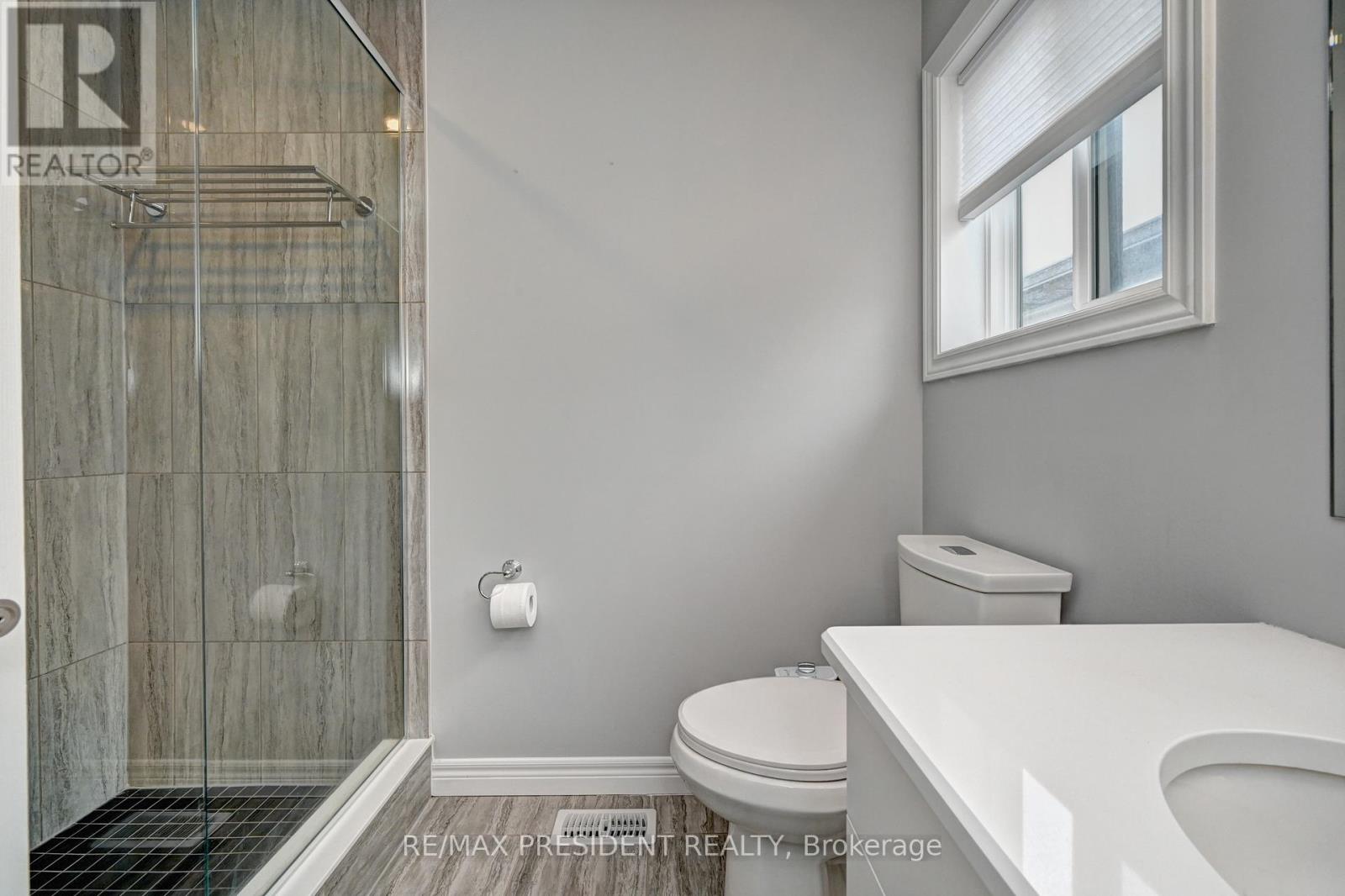 552 Florencedale Crescent, Kitchener, Ontario  N2R 0N3 - Photo 40 - X12826368