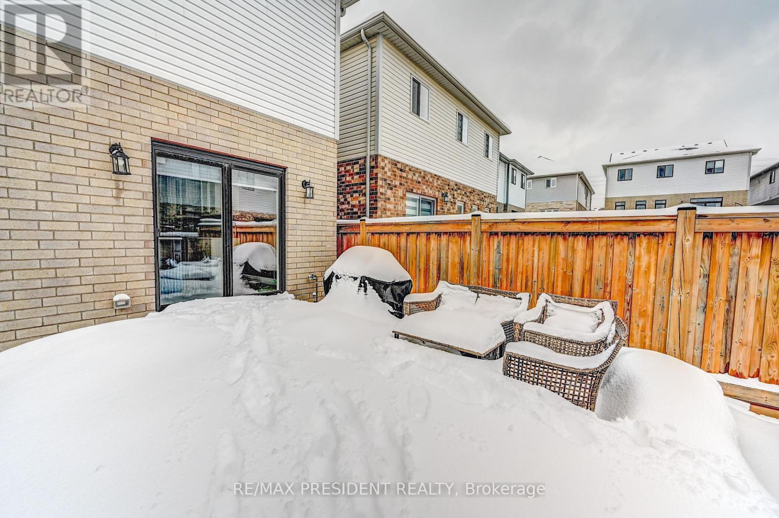 552 Florencedale Crescent, Kitchener, Ontario  N2R 0N3 - Photo 46 - X12826368