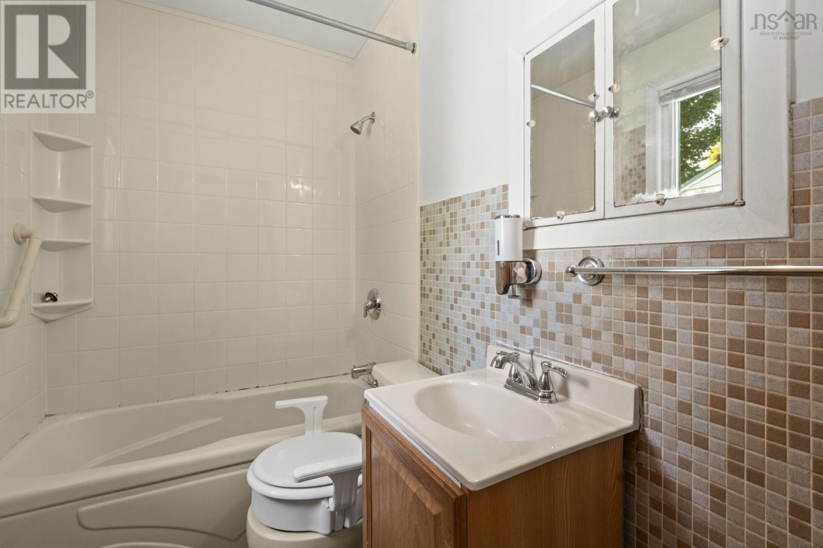 13 Convoy Avenue, Halifax, Nova Scotia  B3N 2P5 - Photo 33 - 202600513