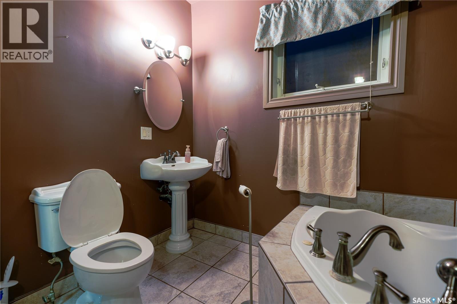 1126 Iroquois Street W, Moose Jaw, Saskatchewan  S6H 5B9 - Photo 15 - SK024808