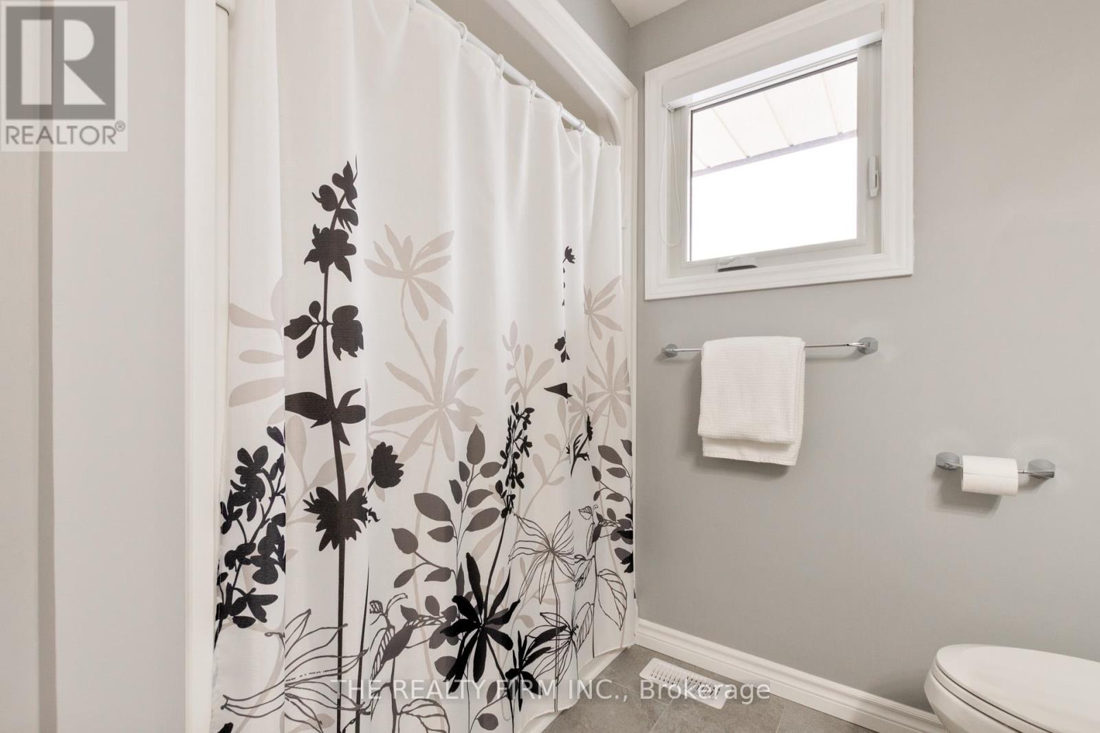 10 Westgate Avenue, Strathroy-Caradoc, Ontario  N7G 3T1 - Photo 17 - X12826394