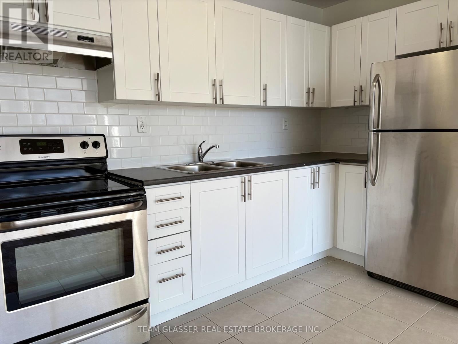 208 - 396 Queens Avenue, London East, Ontario  N6B 1X7 - Photo 5 - X12826444