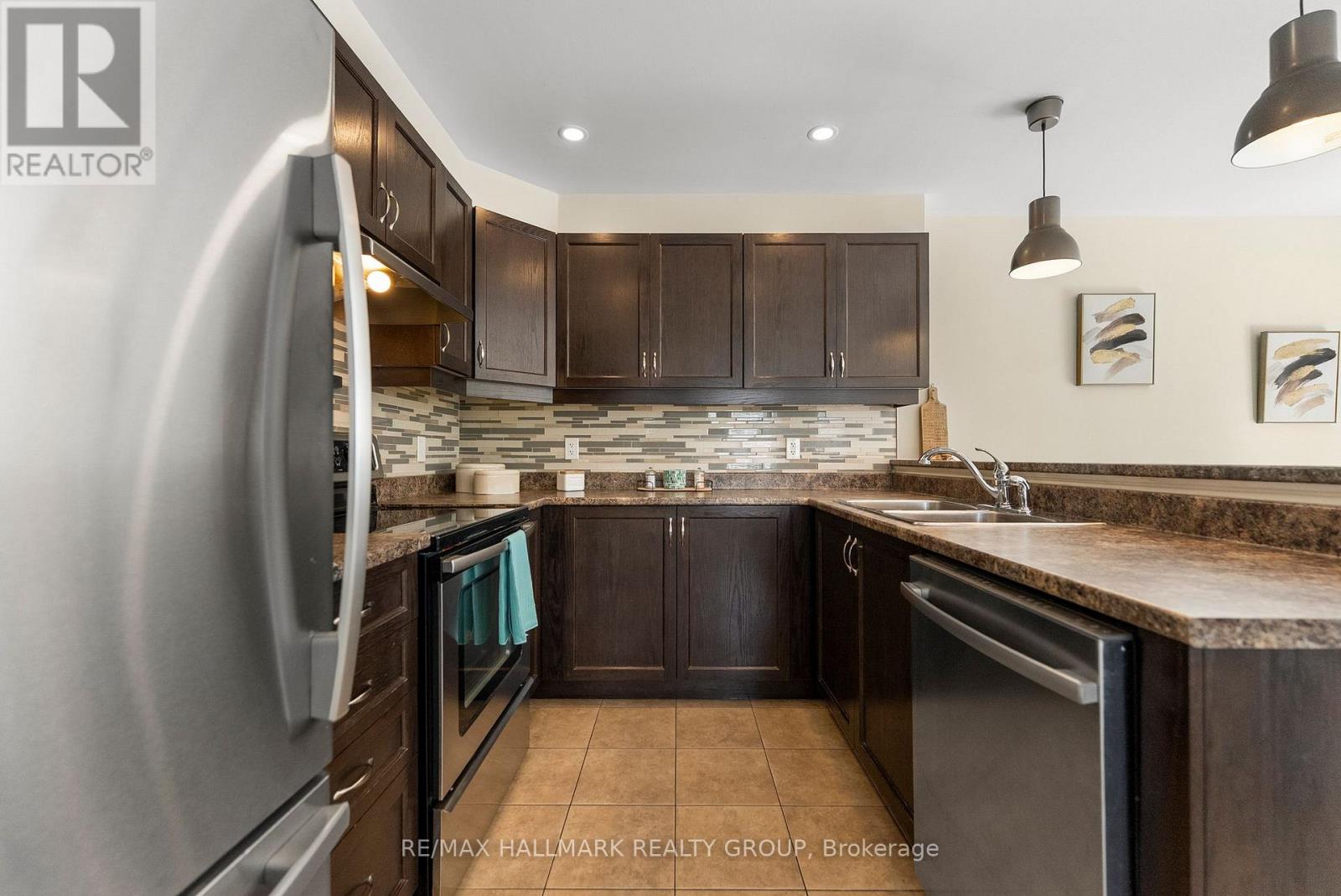 403 Brigatine Avenue, Ottawa, Ontario  K2S 0P7 - Photo 15 - X12826408