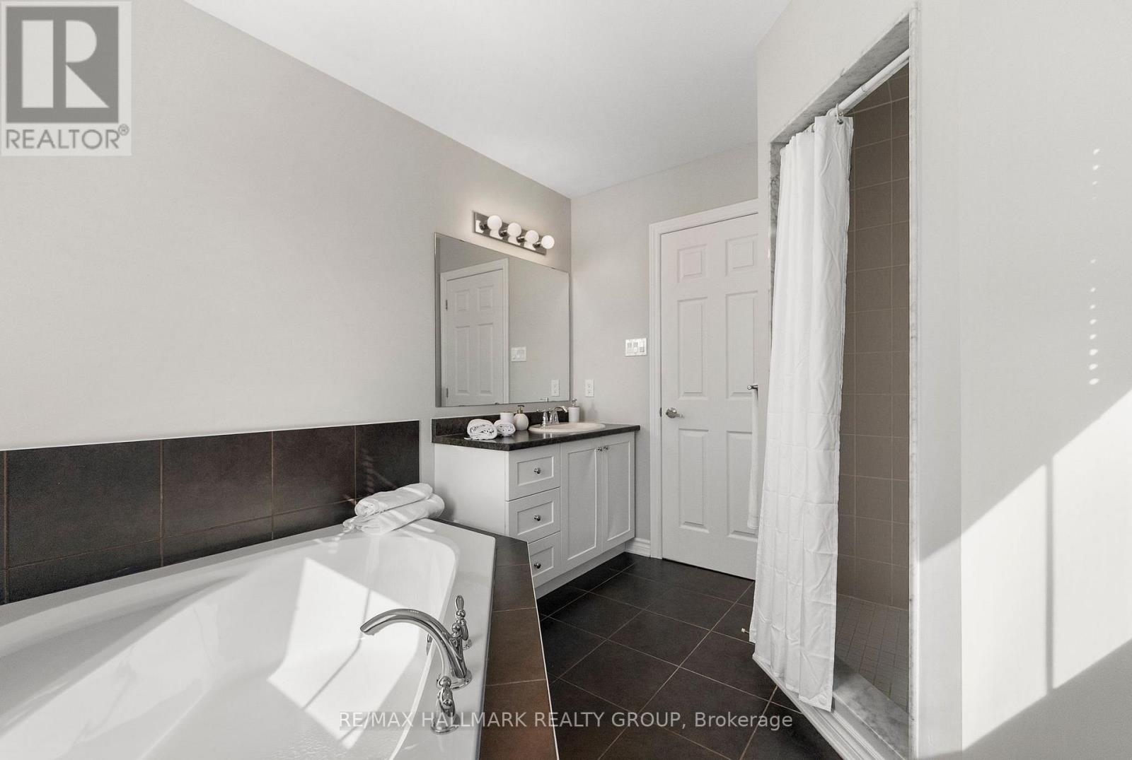 403 Brigatine Avenue, Ottawa, Ontario  K2S 0P7 - Photo 26 - X12826408