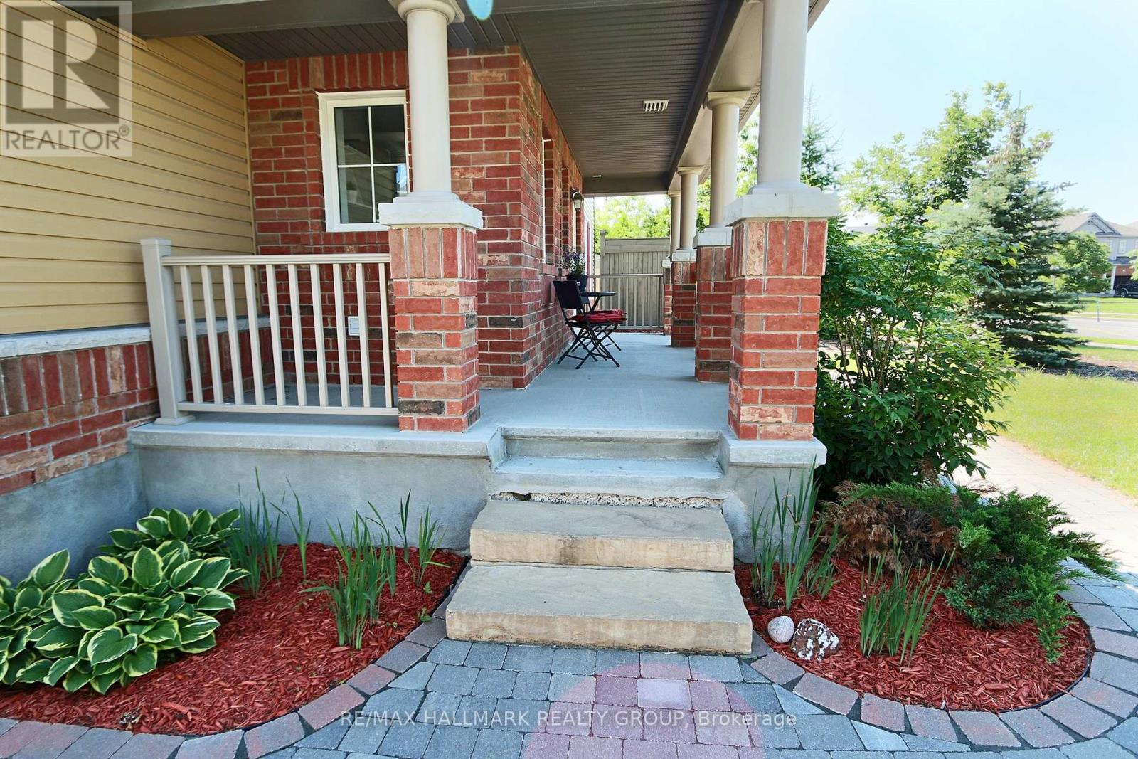 403 Brigatine Avenue, Ottawa, Ontario  K2S 0P7 - Photo 4 - X12826408