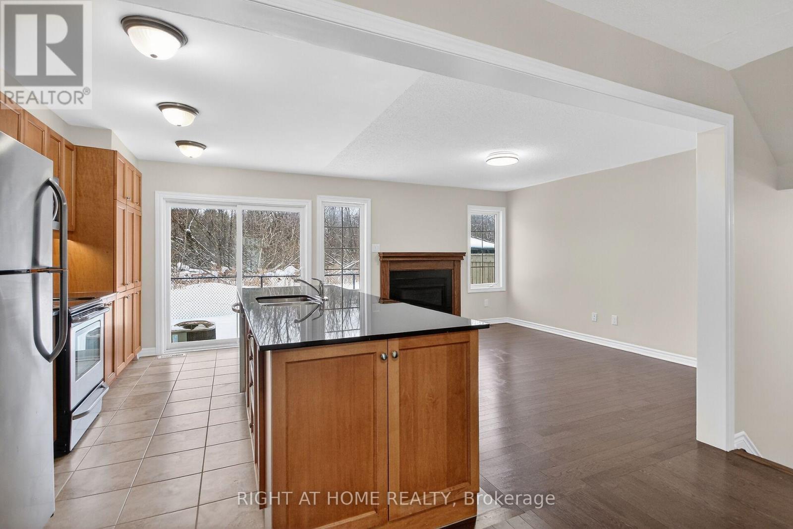 766 Mayfly Crescent, Ottawa, Ontario  K2J 6C7 - Photo 11 - X12826416