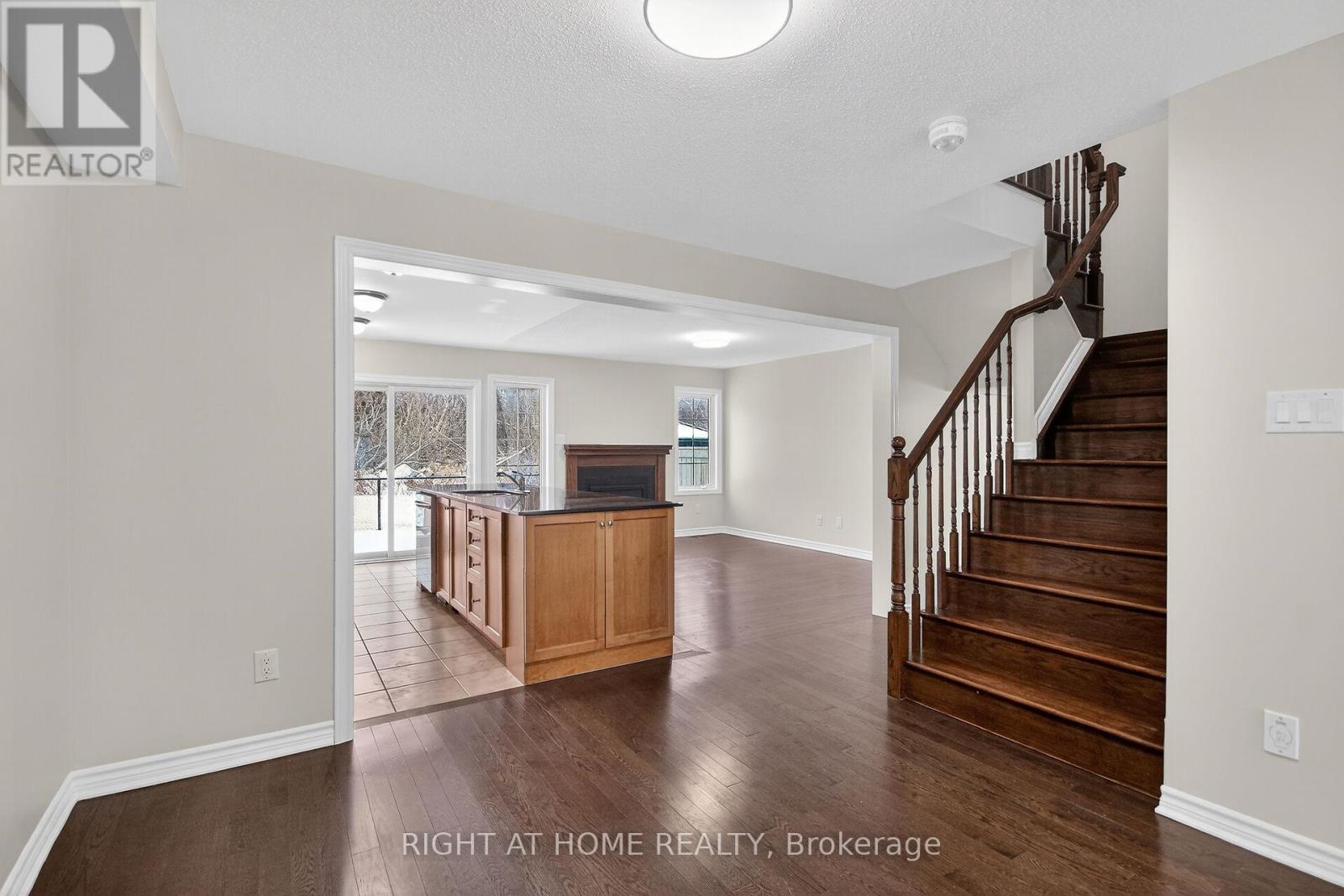 766 Mayfly Crescent, Ottawa, Ontario  K2J 6C7 - Photo 8 - X12826416