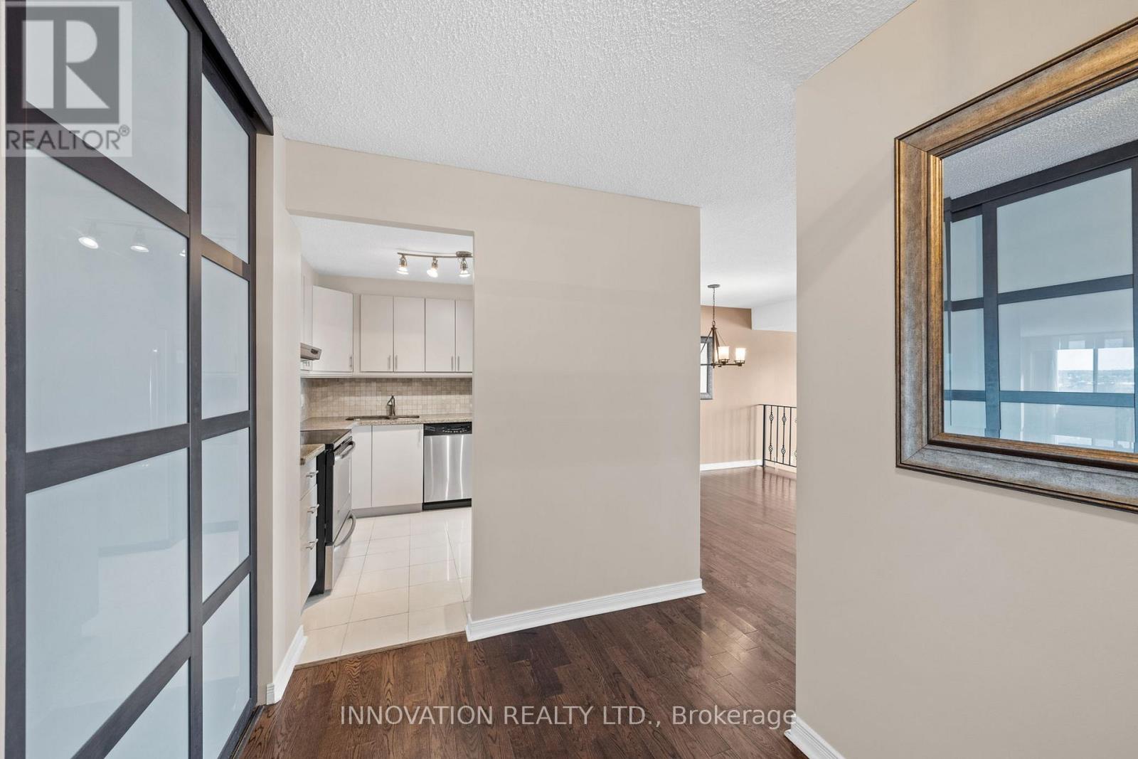 1405 - 415 Greenview Avenue, Ottawa, Ontario  K2B 8G5 - Photo 4 - X12826446