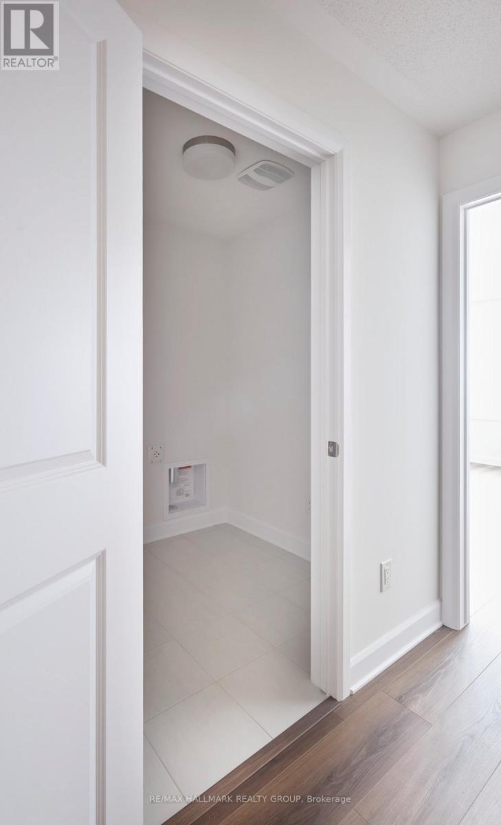 578 Roundhouse Crescent, Ottawa, Ontario  K2S 1K4 - Photo 14 - X12826514