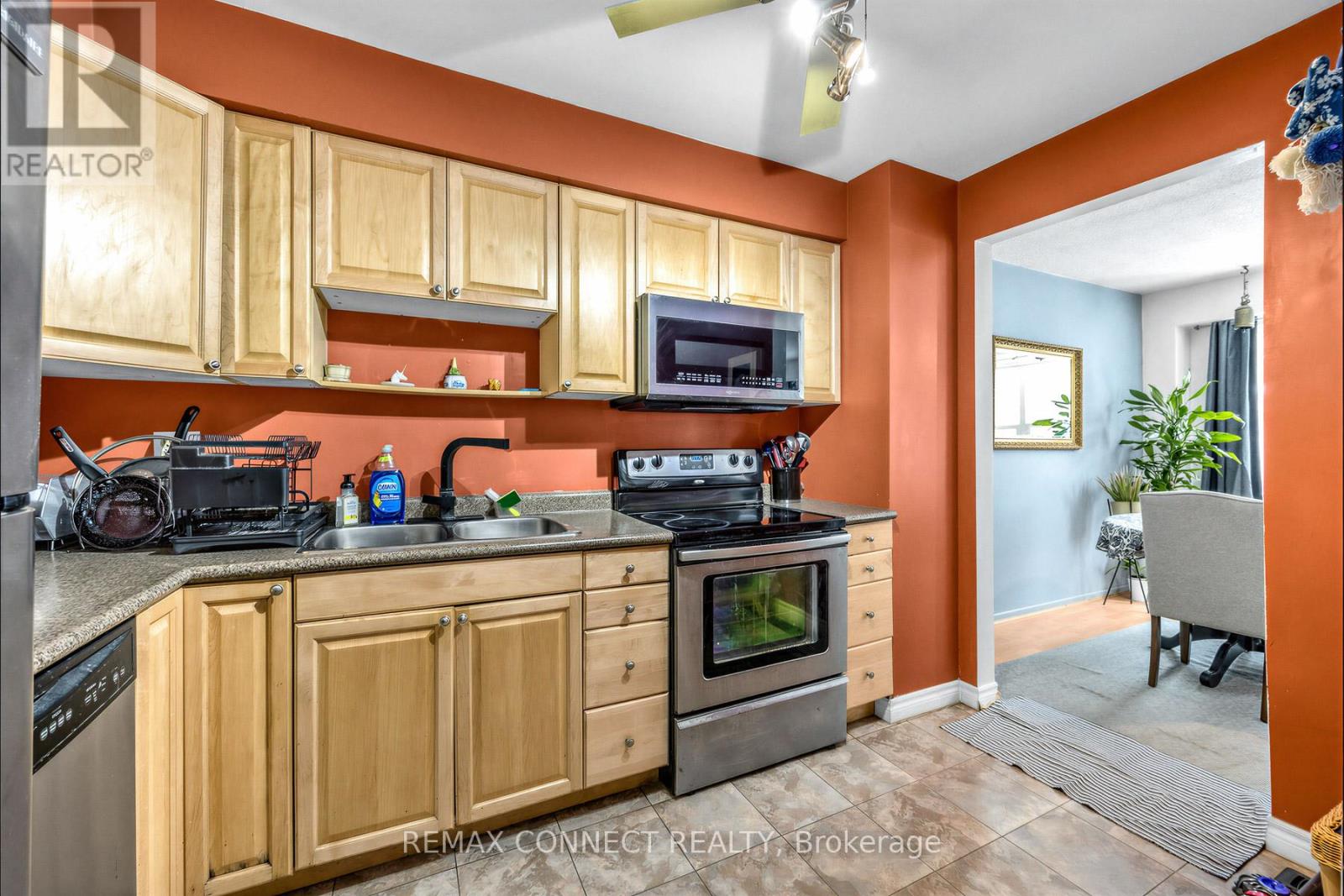 165 Carolbreen Square, Toronto, Ontario  M1V 1J1 - Photo 6 - E12805424