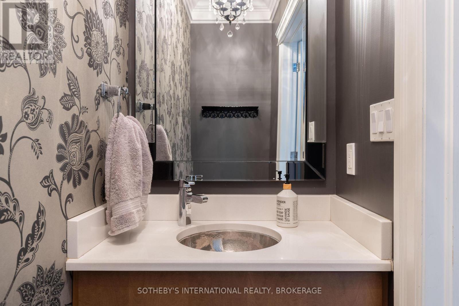 17 Rhodes Court, Pelham (Fonthill), Ontario  L0S 1E4 - Photo 22 - X12826476