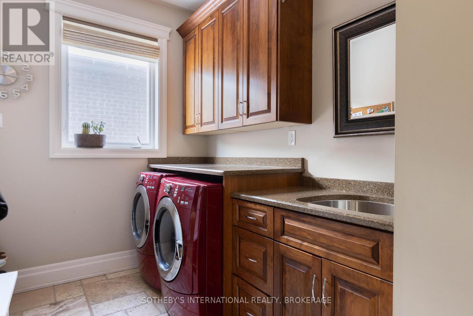 17 Rhodes Court, Pelham (Fonthill), Ontario  L0S 1E4 - Photo 23 - X12826476