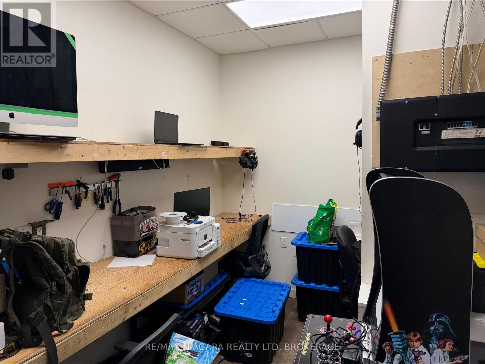 577 Niagara Street, Welland, Ontario  L3C 1L9 - Photo 10 - X12826478