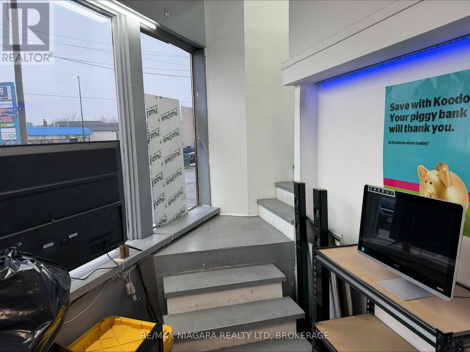 577 Niagara Street, Welland, Ontario  L3C 1L9 - Photo 5 - X12826478