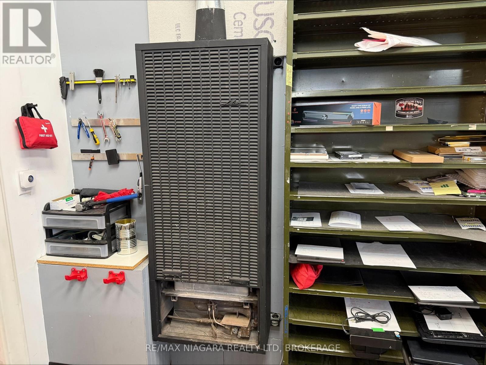 577 Niagara Street, Welland, Ontario  L3C 1L9 - Photo 8 - X12826478