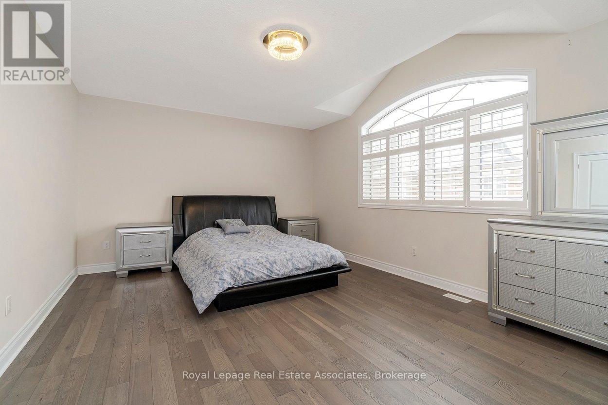 212 Niagara Trail, Halton Hills, Ontario  L7G 0H9 - Photo 22 - W12807296