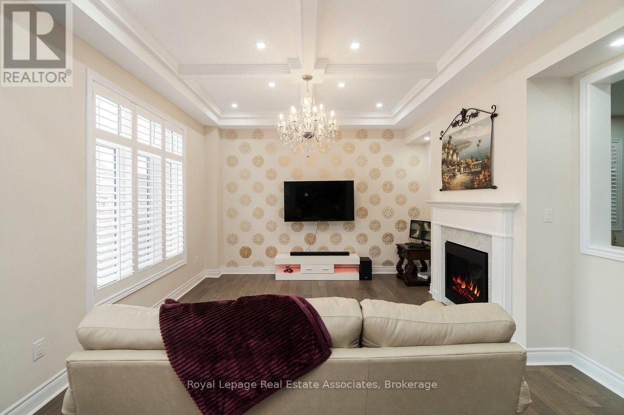 212 Niagara Trail, Halton Hills, Ontario  L7G 0H9 - Photo 12 - W12807296