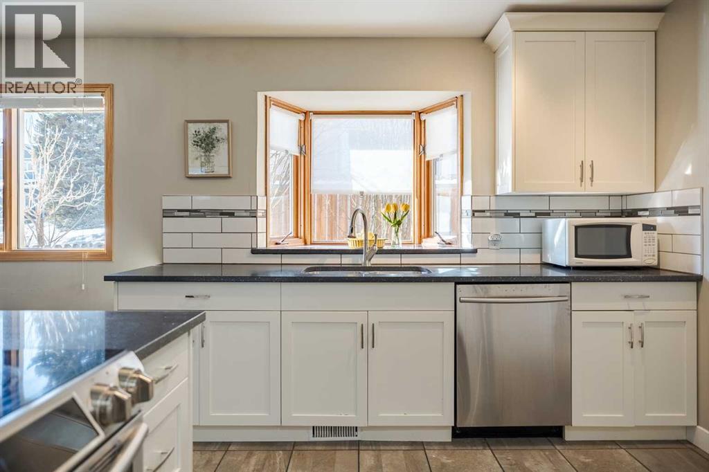 94 Brantford Crescent Nw, Calgary, Alberta  T2L 1N8 - Photo 8 - A2288265