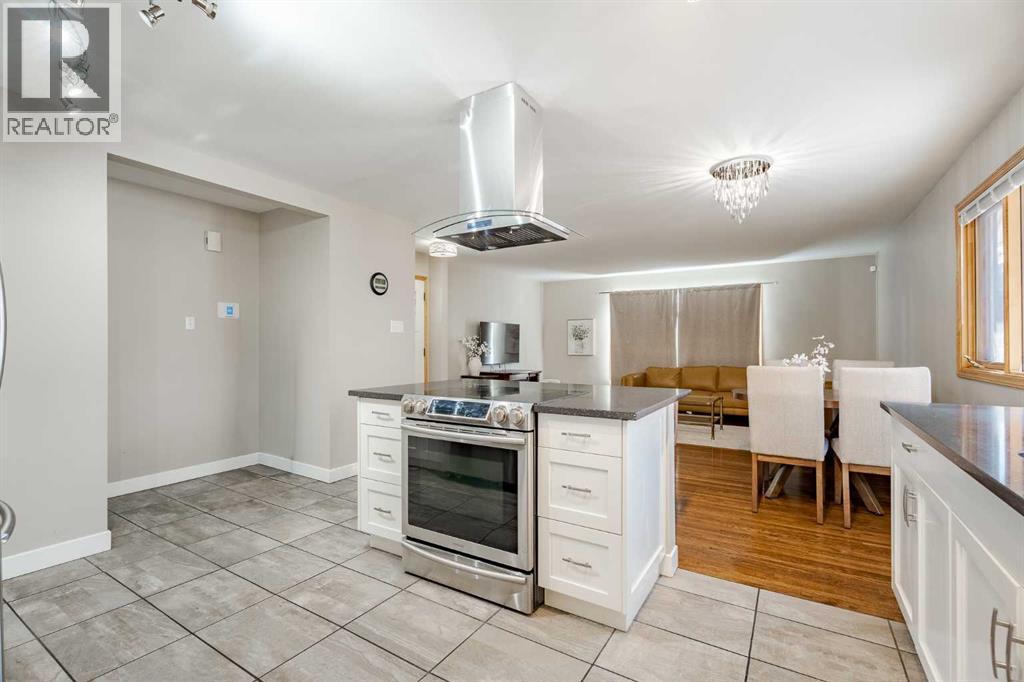 94 Brantford Crescent Nw, Calgary, Alberta  T2L 1N8 - Photo 10 - A2288265