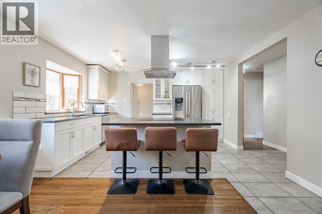 94 Brantford Crescent Nw, Calgary, Alberta  T2L 1N8 - Photo 6 - A2288265