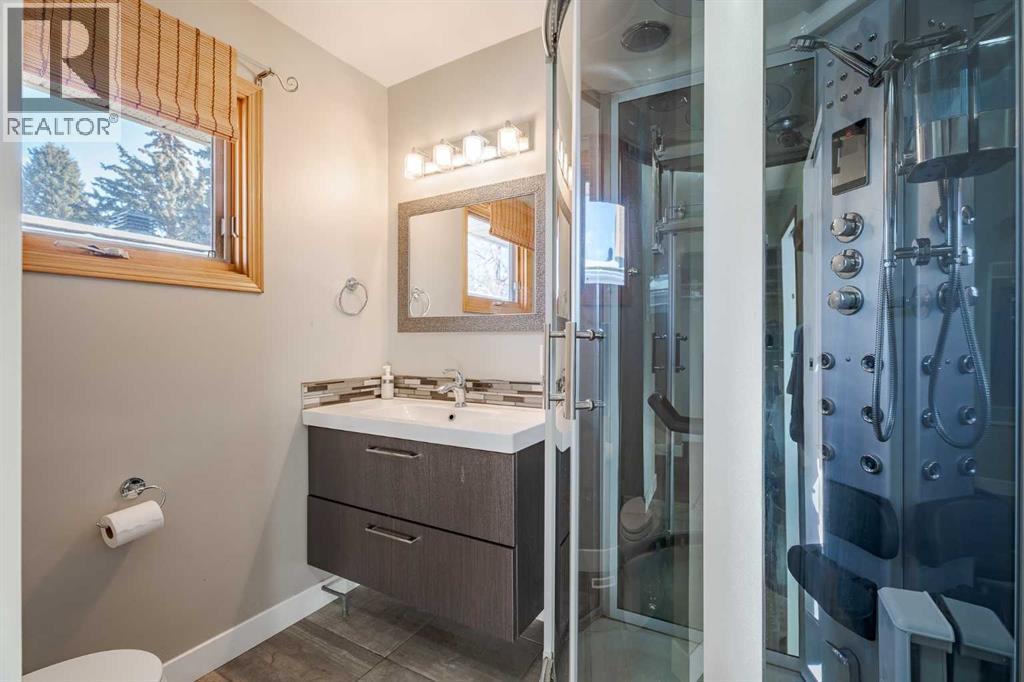 94 Brantford Crescent Nw, Calgary, Alberta  T2L 1N8 - Photo 21 - A2288265