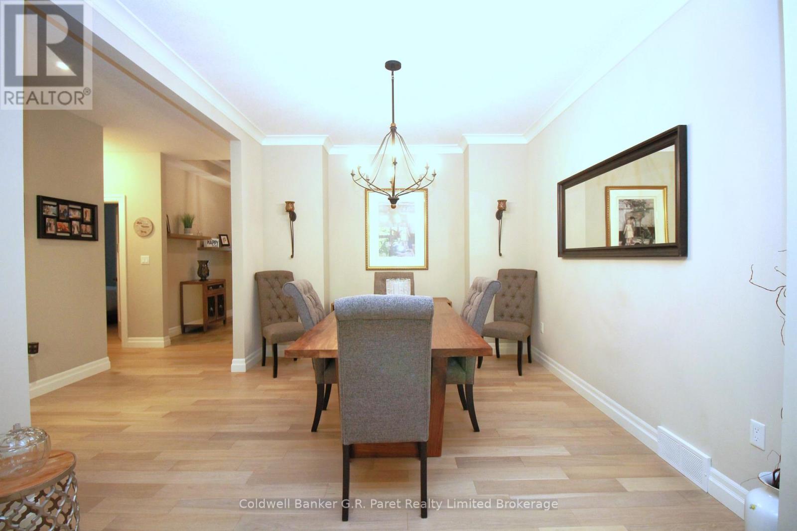 10151 Pinery Bluffs Road, Lambton Shores, Ontario  N0M 1T0 - Photo 11 - X12826354