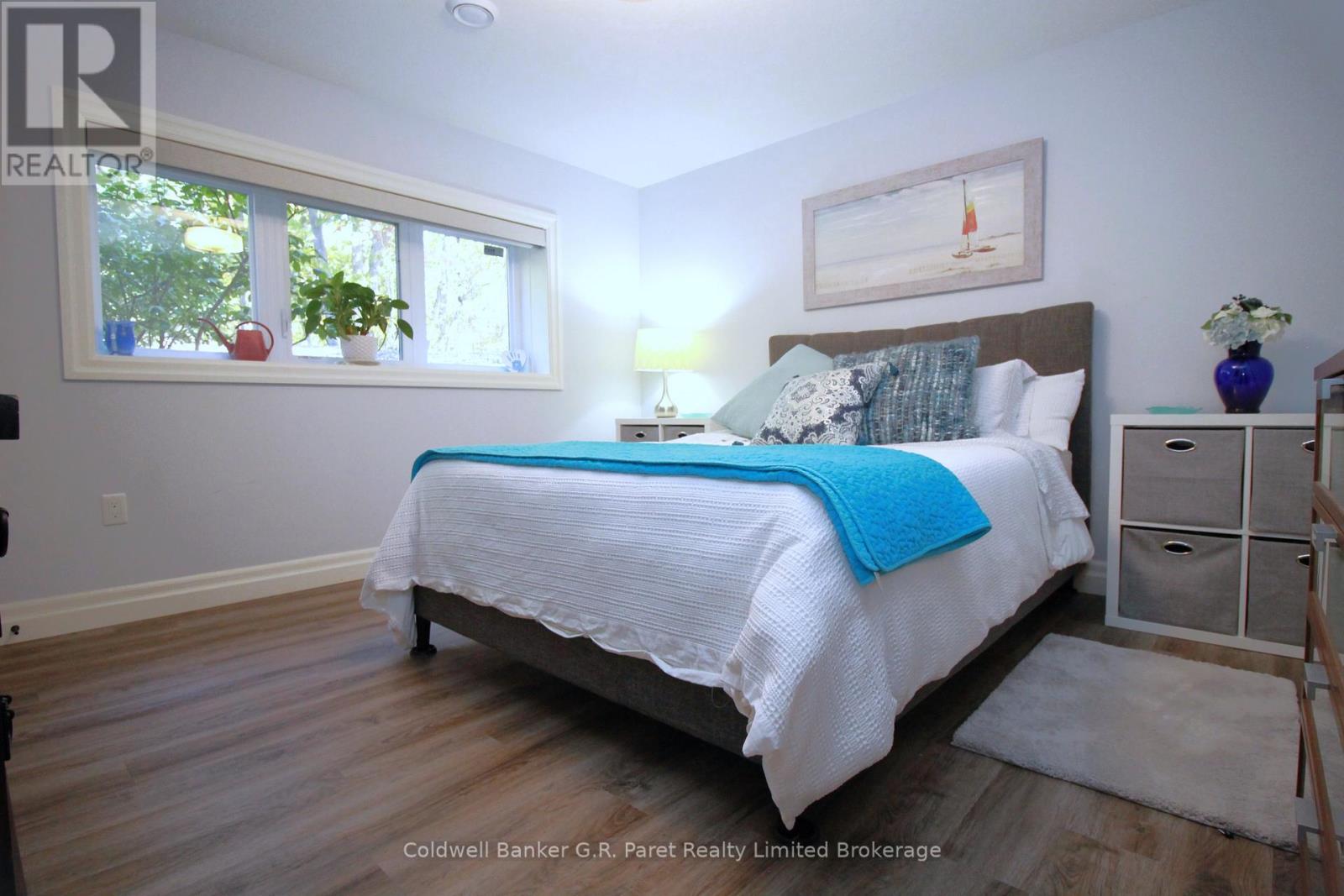 10151 Pinery Bluffs Road, Lambton Shores, Ontario  N0M 1T0 - Photo 33 - X12826354