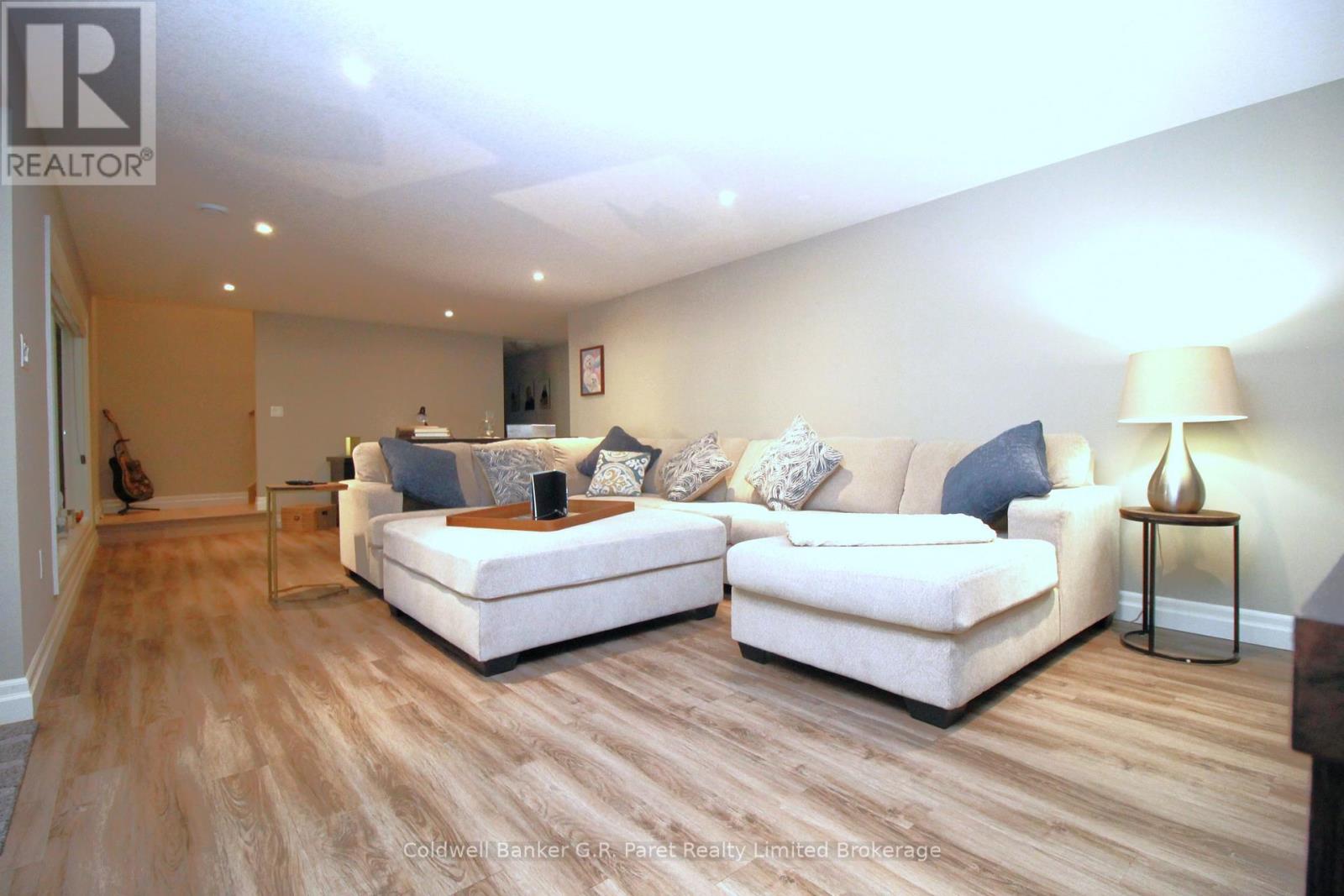 10151 Pinery Bluffs Road, Lambton Shores, Ontario  N0M 1T0 - Photo 28 - X12826354