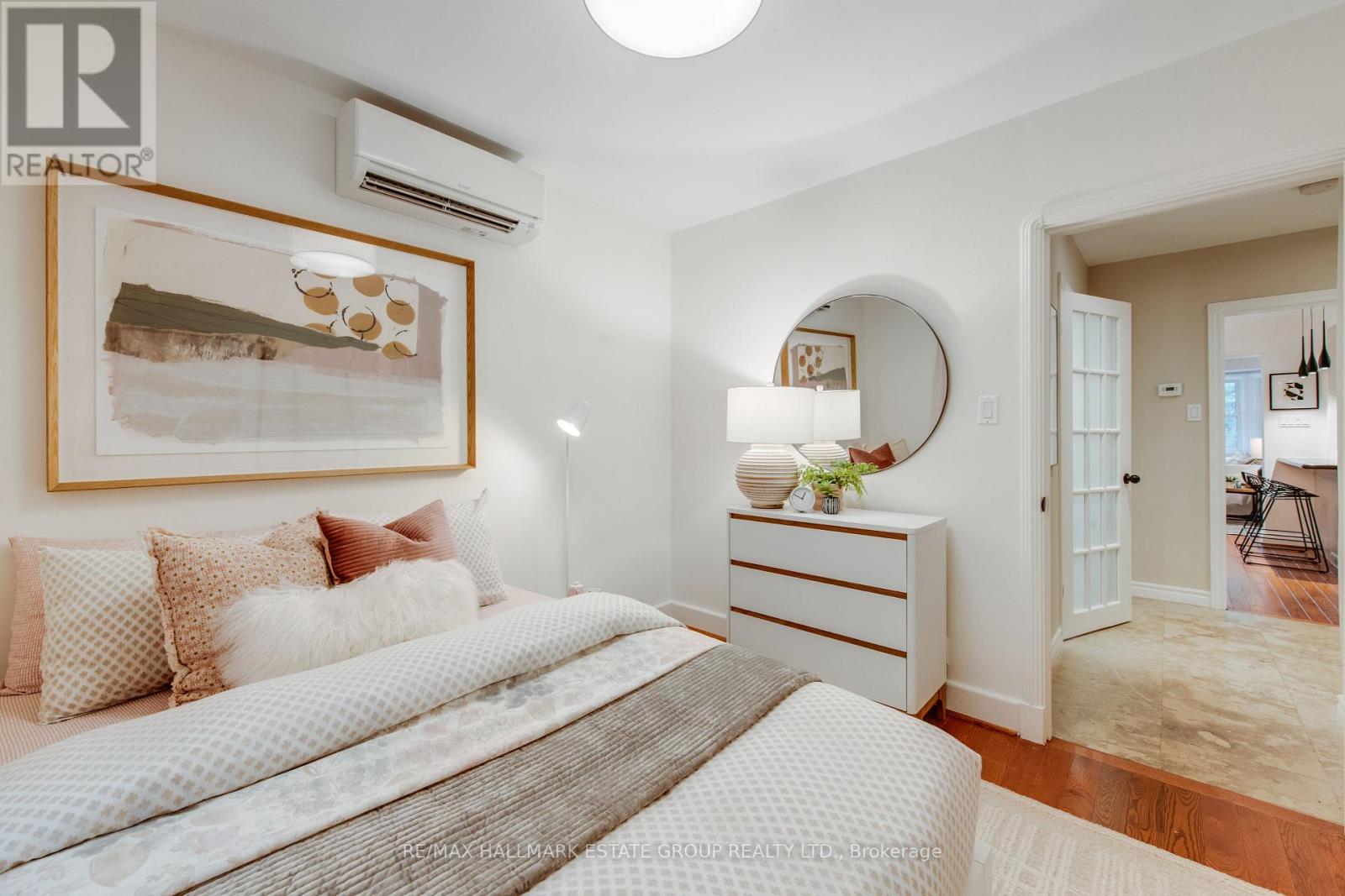 25 Flanders Road, Toronto, Ontario  M6C 3K5 - Photo 13 - C12826426