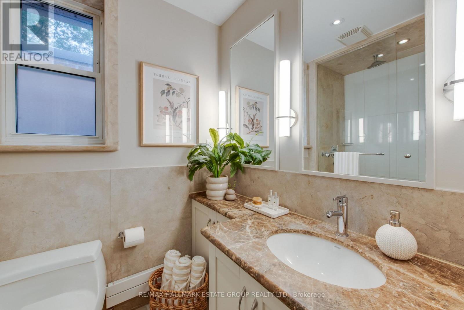 25 Flanders Road, Toronto, Ontario  M6C 3K5 - Photo 16 - C12826426