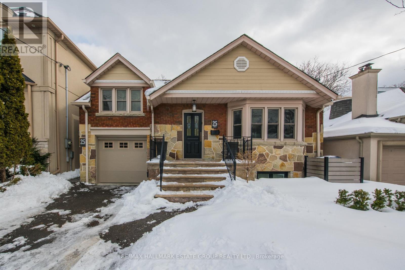 25 Flanders Road, Toronto, Ontario  M6C 3K5 - Photo 2 - C12826426