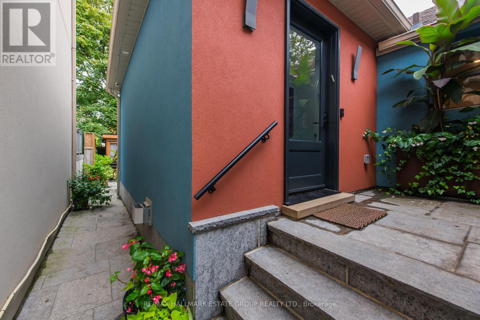 25 Flanders Road, Toronto, Ontario  M6C 3K5 - Photo 23 - C12826426