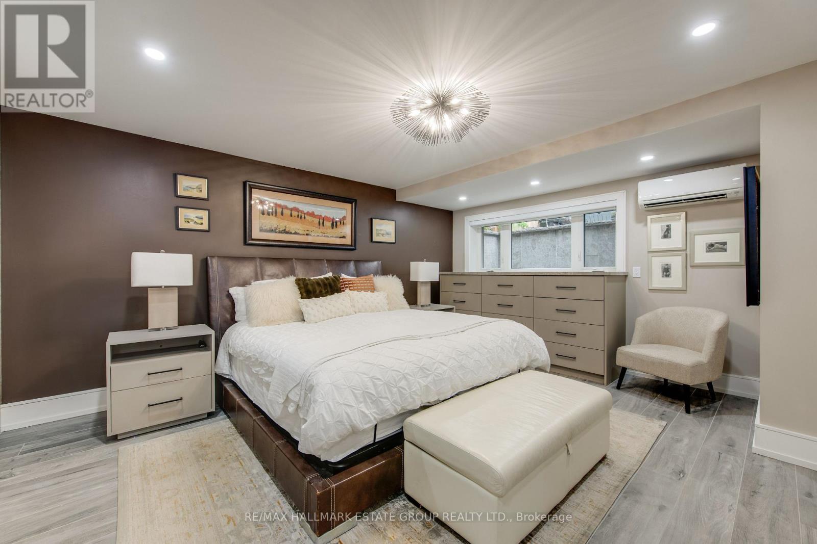 25 Flanders Road, Toronto, Ontario  M6C 3K5 - Photo 34 - C12826426