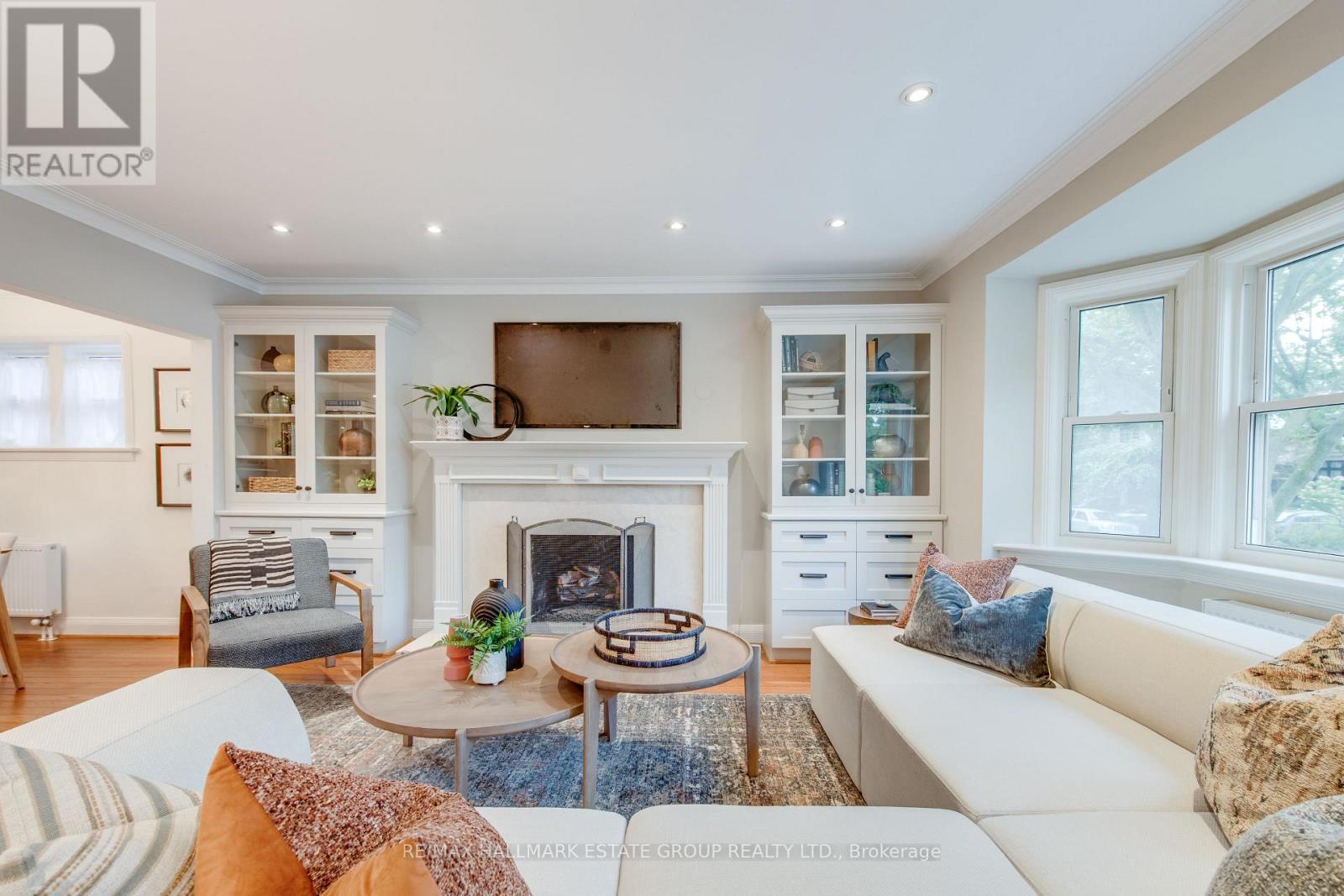 25 Flanders Road, Toronto, Ontario  M6C 3K5 - Photo 4 - C12826426