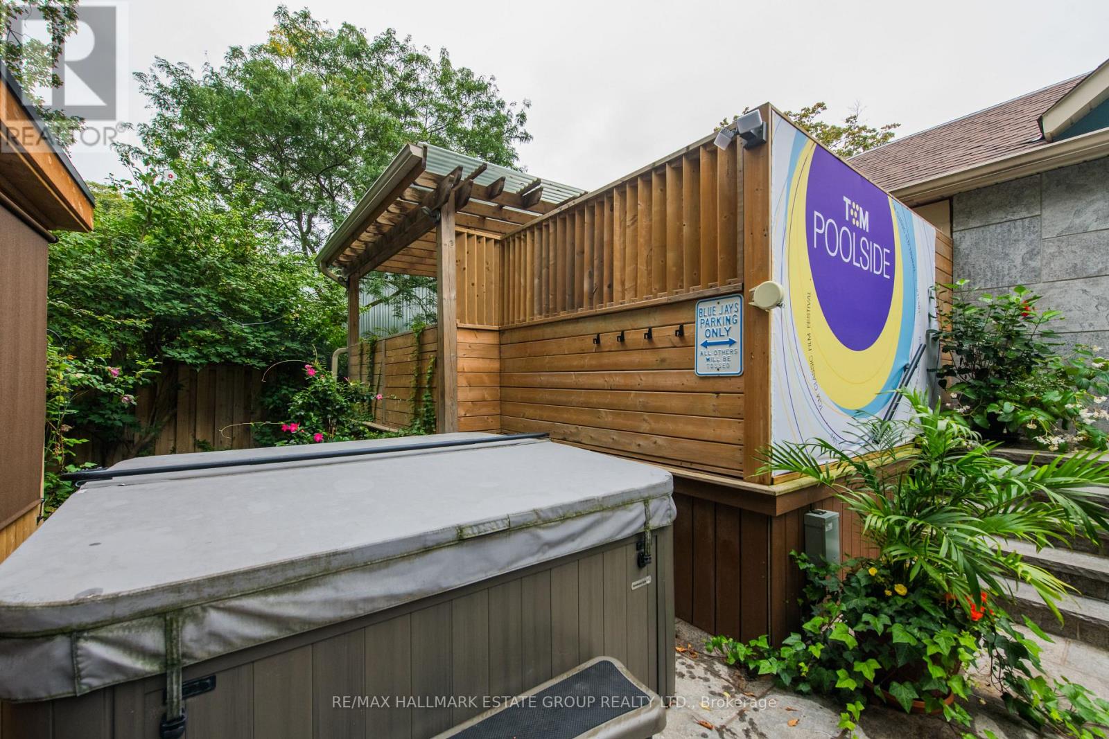 25 Flanders Road, Toronto, Ontario  M6C 3K5 - Photo 49 - C12826426