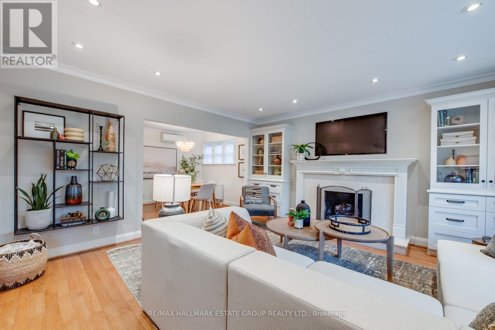 25 Flanders Road, Toronto, Ontario  M6C 3K5 - Photo 5 - C12826426