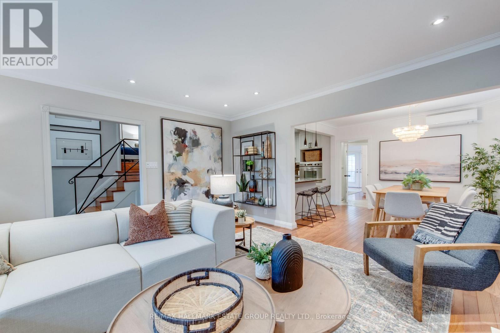 25 Flanders Road, Toronto, Ontario  M6C 3K5 - Photo 6 - C12826426