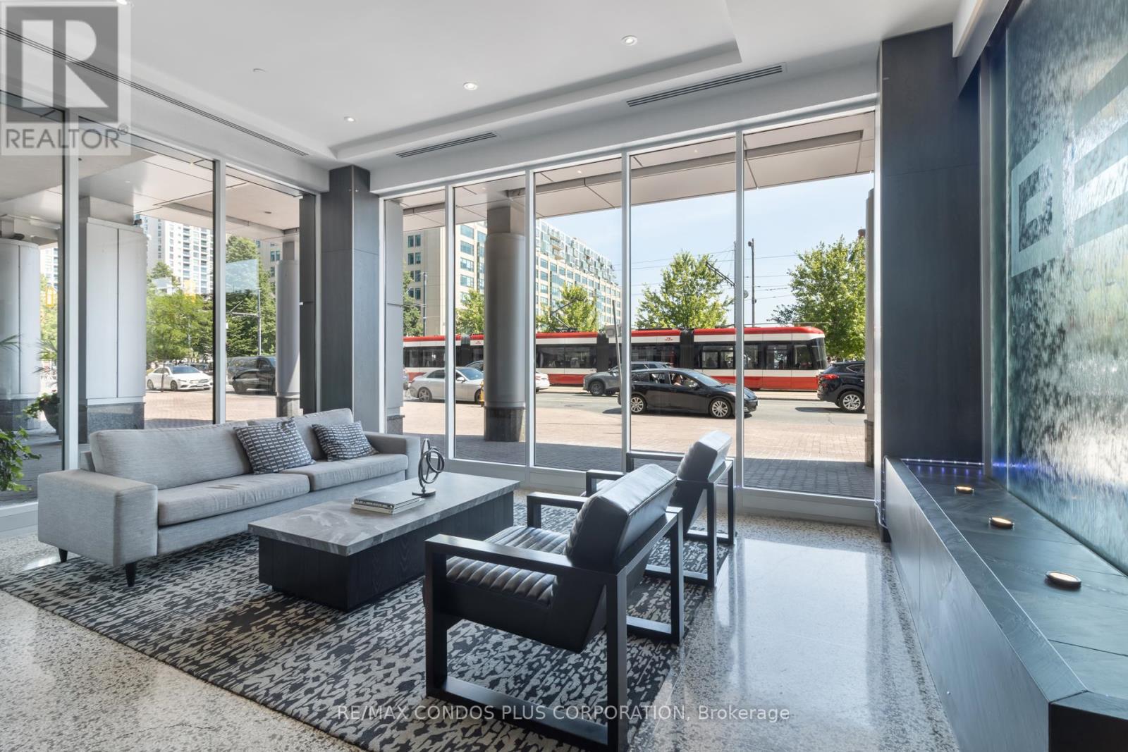 2611 - 218 Queens Quay W, Toronto, Ontario  M5J 2Y6 - Photo 6 - C12686542