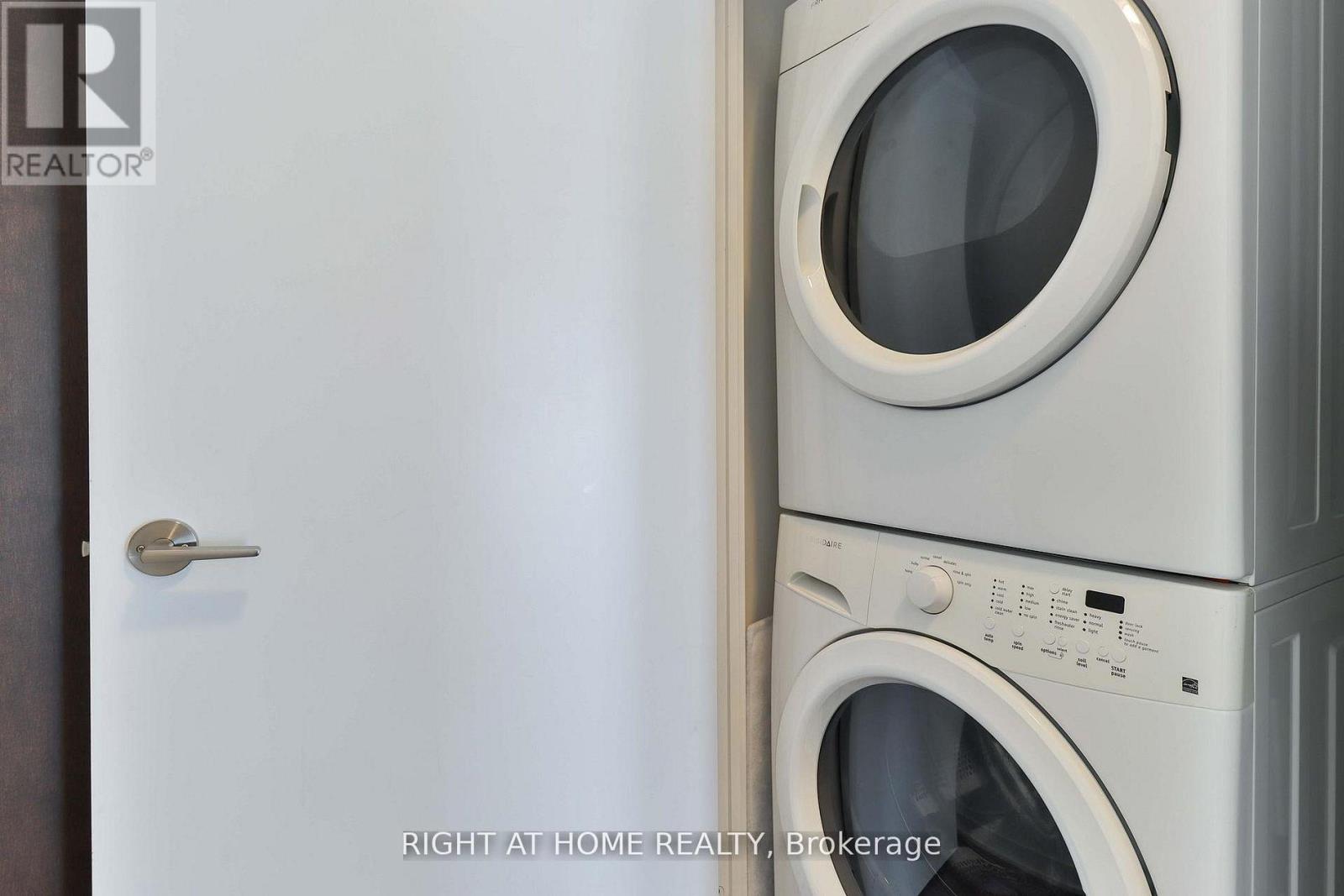 906 - 1190 Dundas Street E, Toronto, Ontario  M4M 0C5 - Photo 18 - E12826450