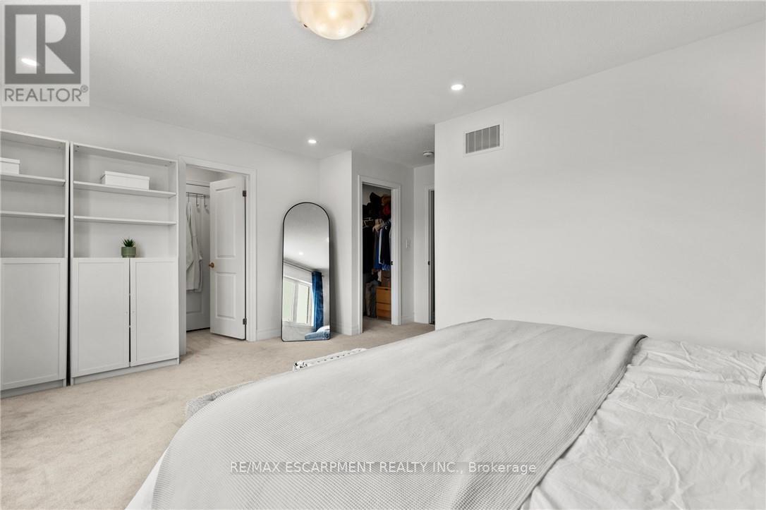 136 Hatt Court, Milton, Ontario  L9E 1G7 - Photo 33 - W12825022