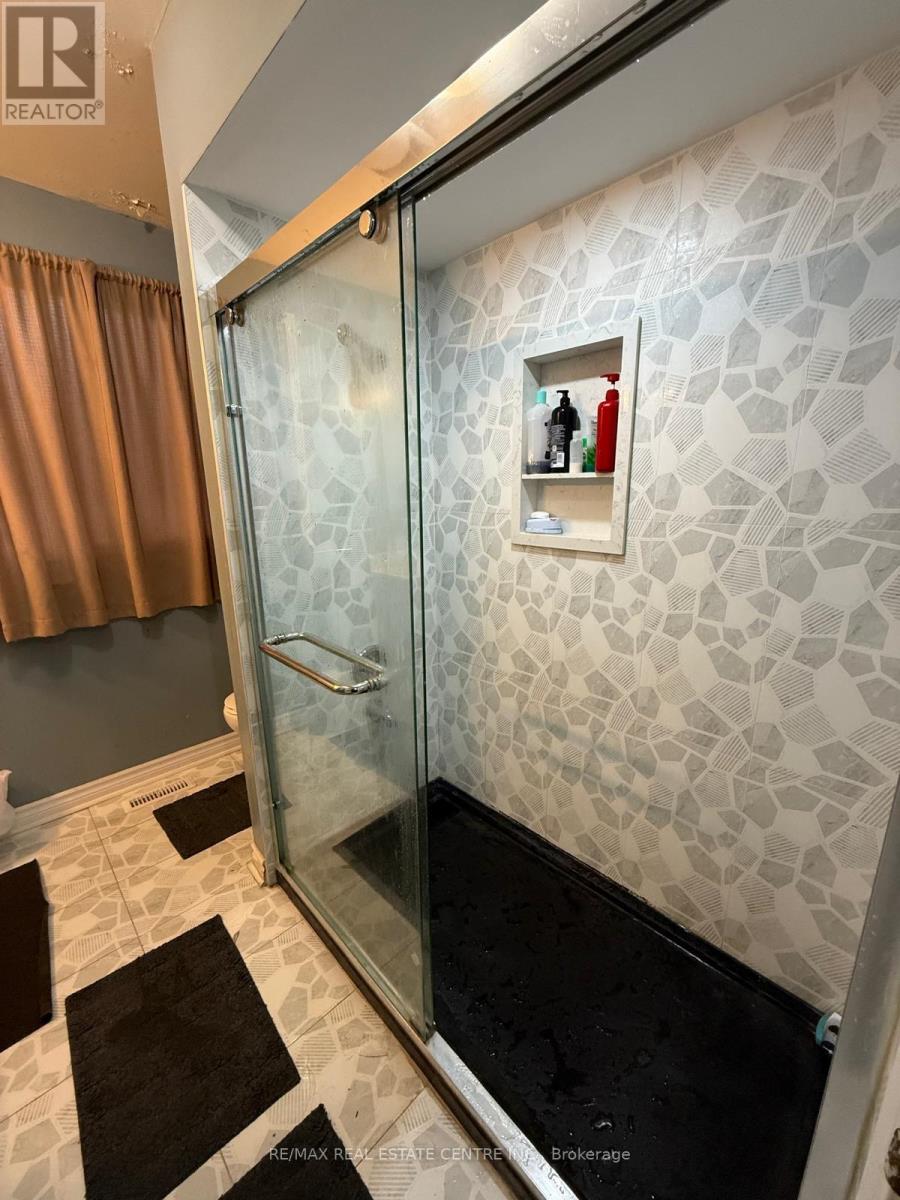 199 - 199 Baronwood Court, Brampton (Brampton North), Ontario  L6V 3H9 - Photo 10 - W12826218