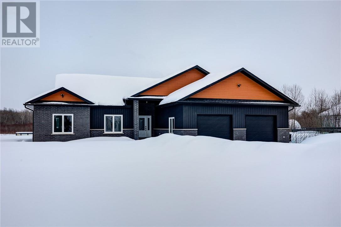 205 Montee Genereux, Chelmsford, Ontario  P0M 1L0 - Photo 2 - 2126615