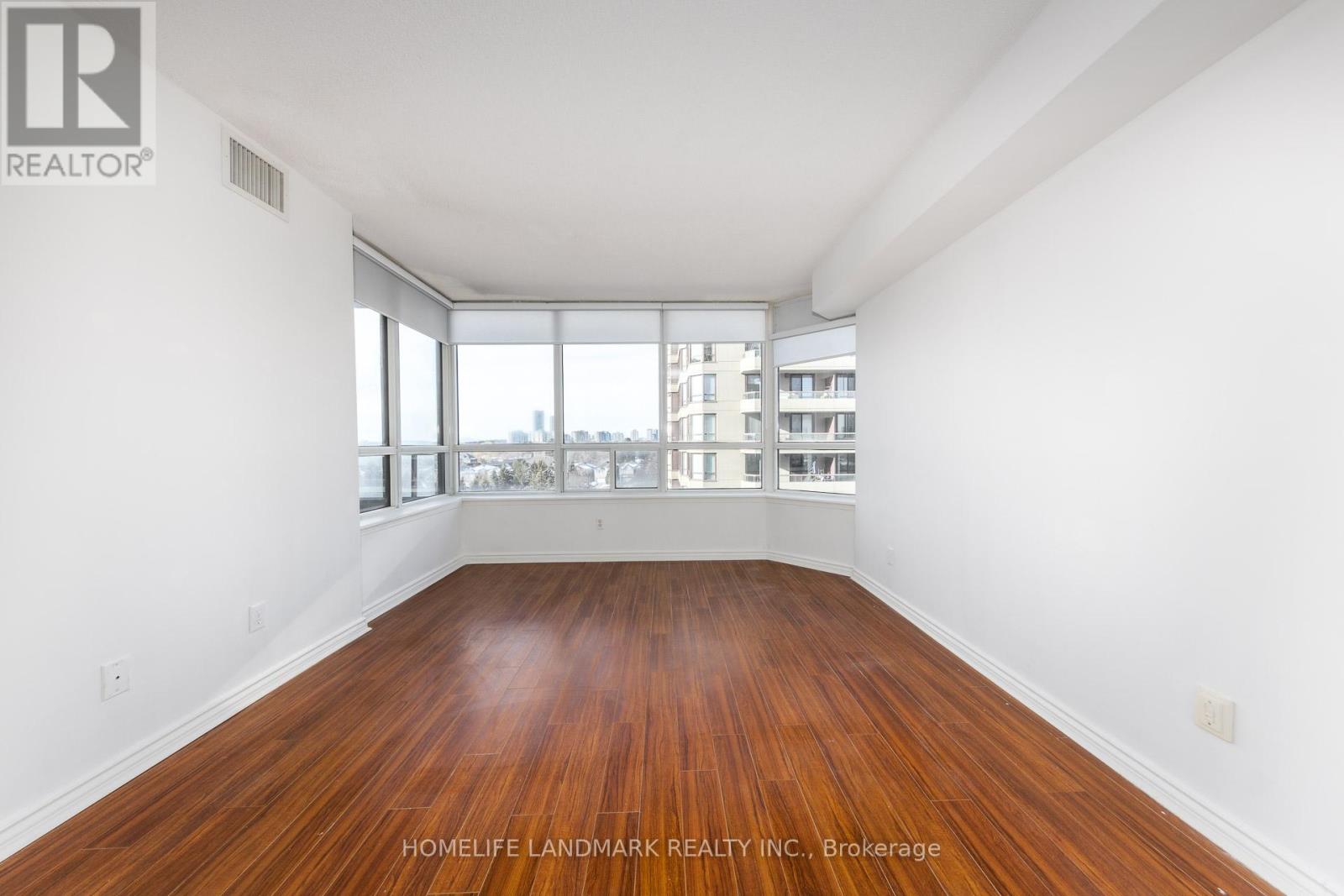 711 - 91 Townsgate Drive, Vaughan, Ontario  L4J 8E8 - Photo 9 - N12826440