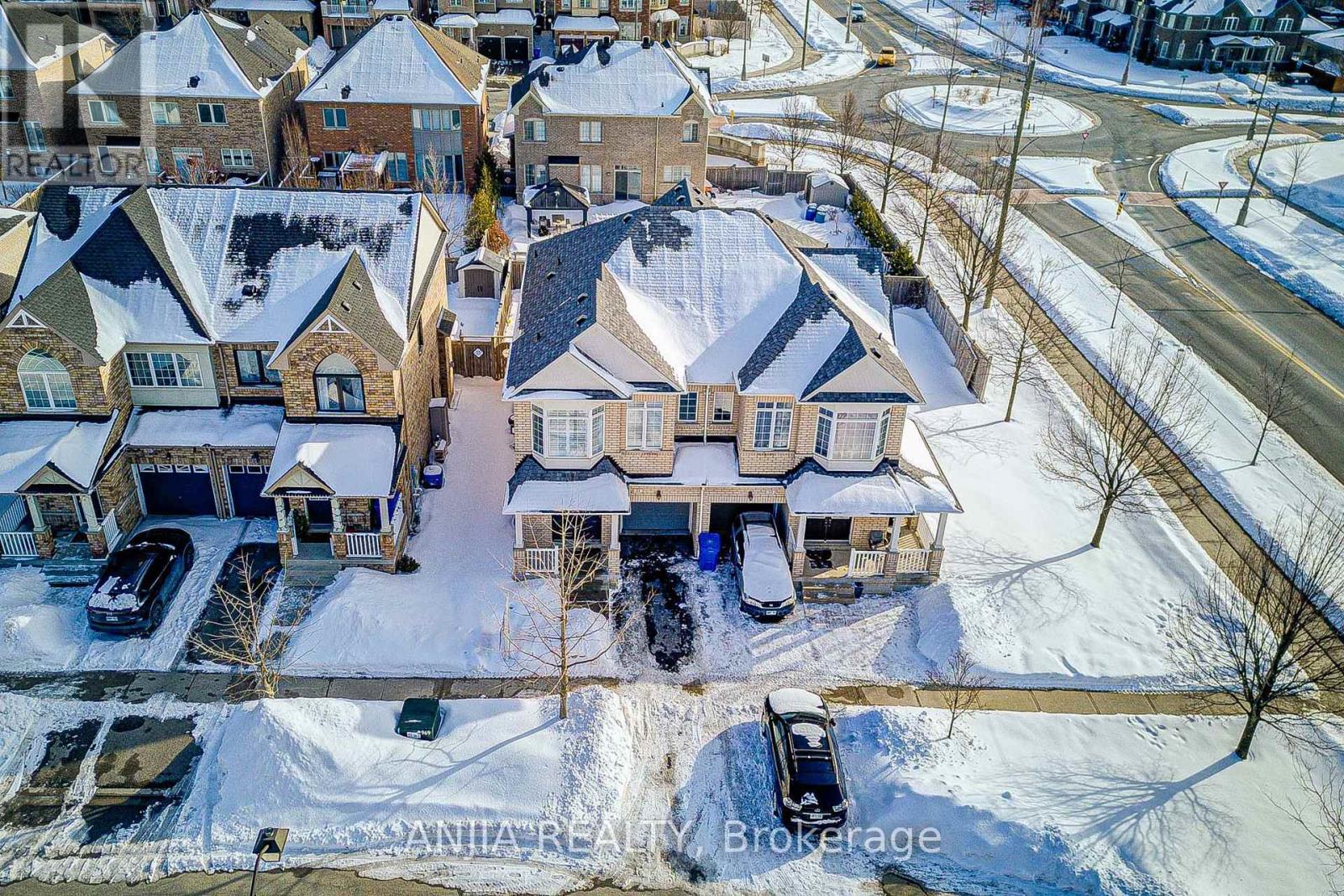 21 Firbank Lane, Whitchurch-Stouffville (Stouffville), Ontario  L4A 0K7 - Photo 4 - N12826480