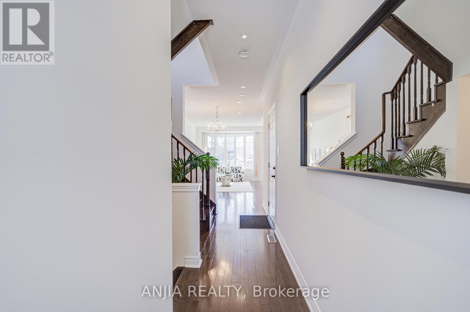 21 Firbank Lane, Whitchurch-Stouffville (Stouffville), Ontario  L4A 0K7 - Photo 8 - N12826480