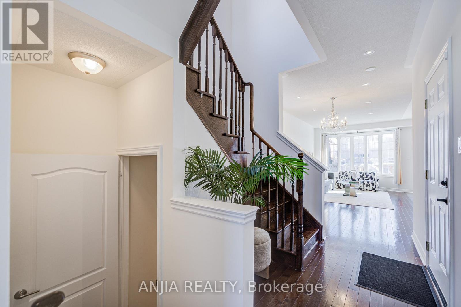 21 Firbank Lane, Whitchurch-Stouffville (Stouffville), Ontario  L4A 0K7 - Photo 9 - N12826480