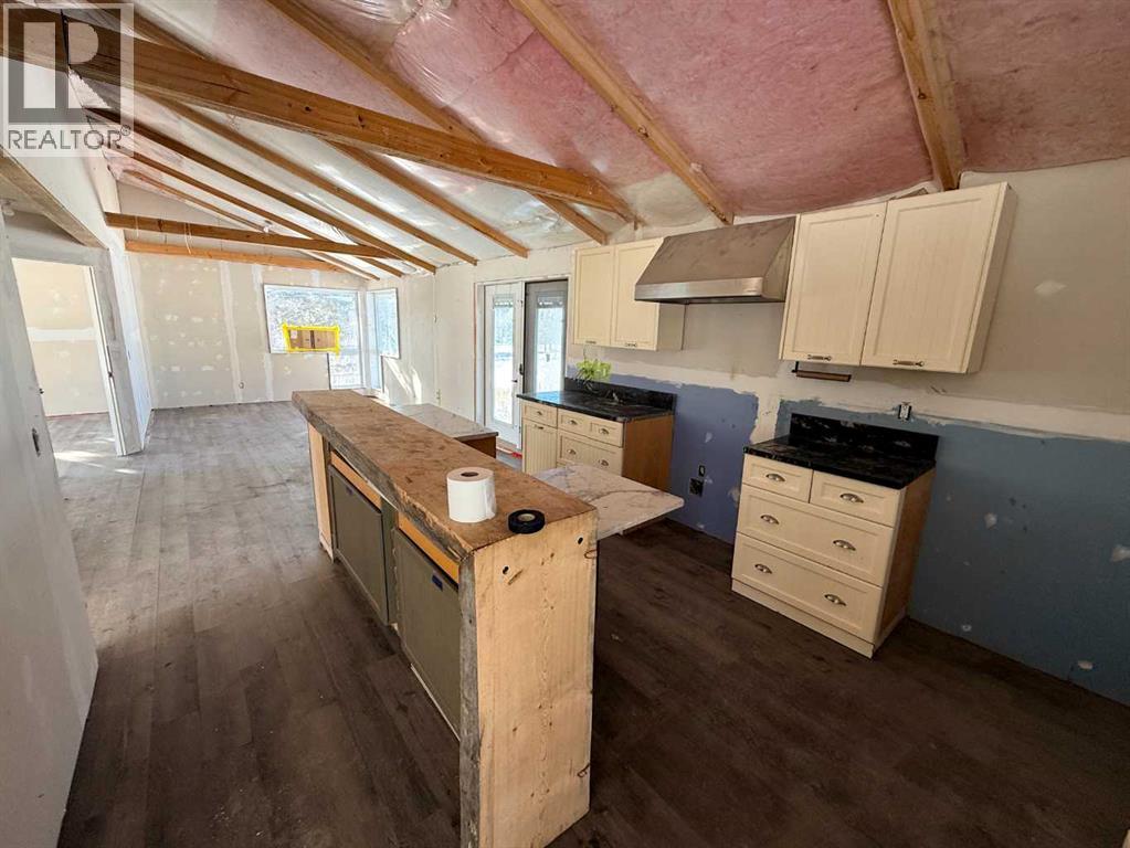 30242 Range Road 55, Rural Mountain View County, Alberta  T0M 0R0 - Photo 3 - A2287522