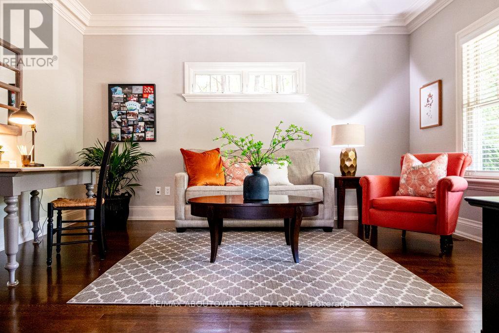 44 Head Street, Oakville, Ontario  L6K 1L5 - Photo 12 - W12826420