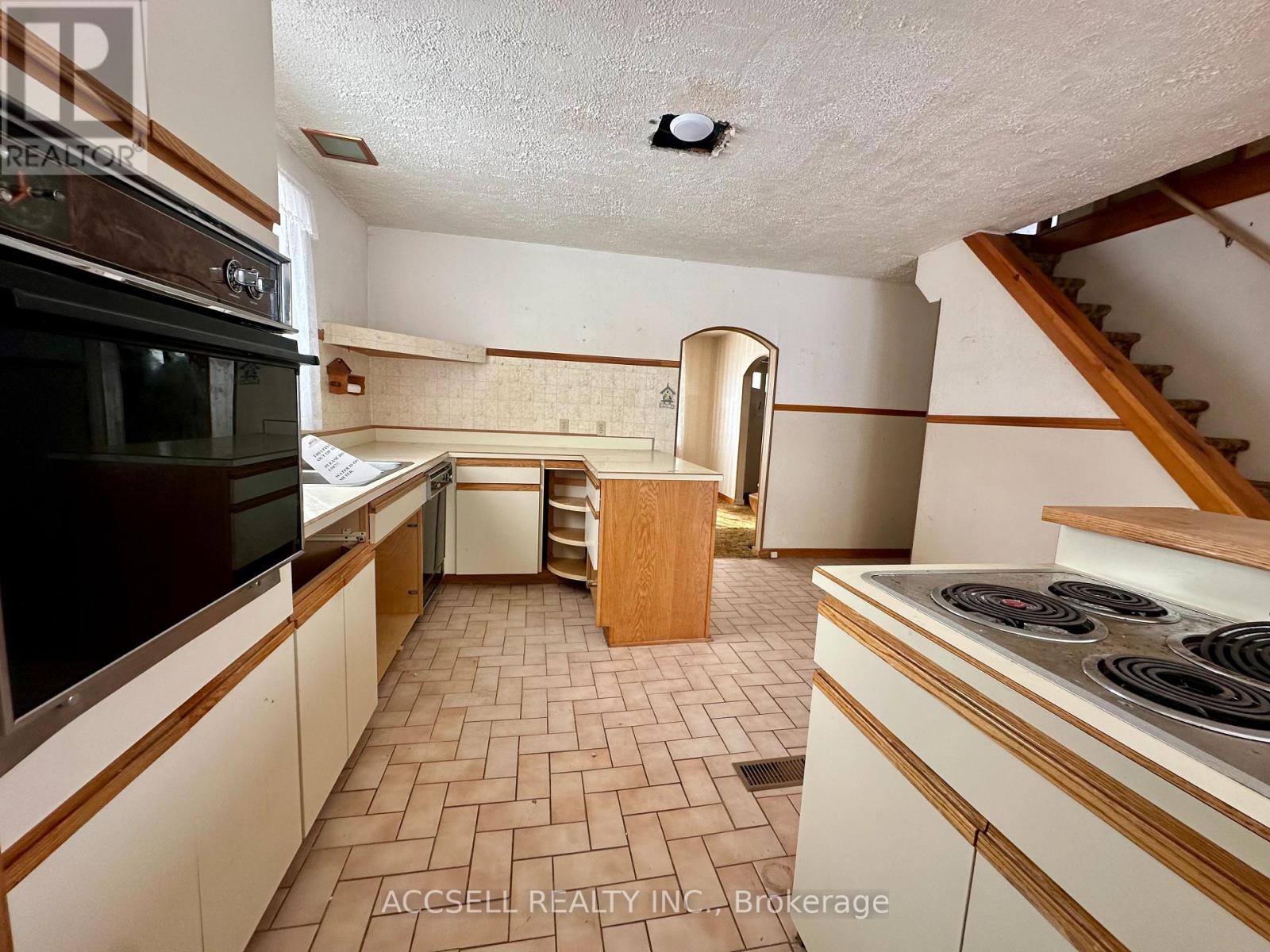 18627 Hurontario Street, Caledon, Ontario  L7K 0X9 - Photo 17 - W12826496